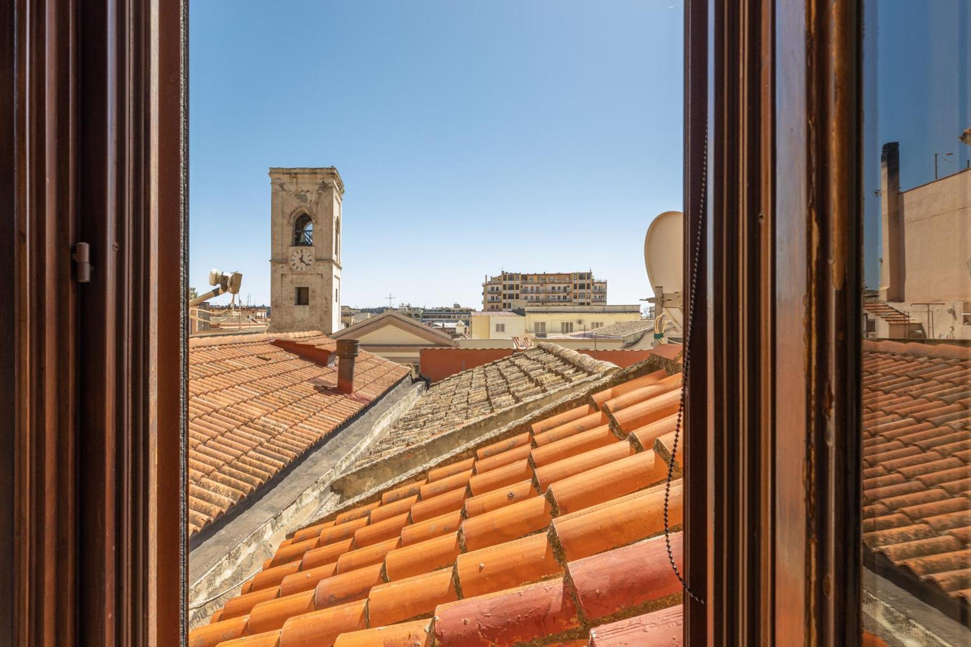 קליארי Suite "Le Vele" In The Heart Of The City מראה חיצוני תמונה